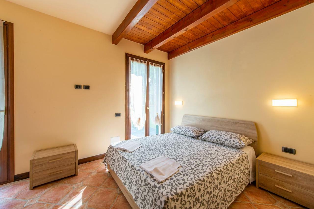 Appartamenti Arco Antico San Bartolomeo Al Mare Exterior photo